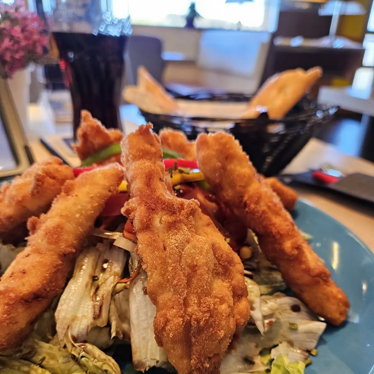 Salat Mit Backhuhnstreifen
