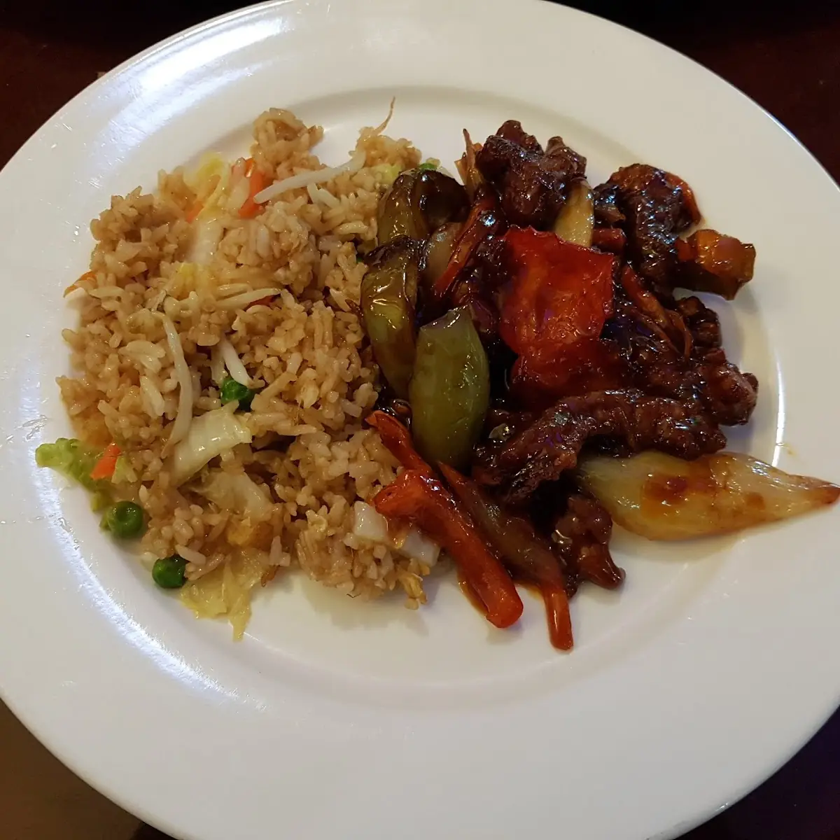 Rindfleisch Nach Art Der Sichuan Mit Gebratenes Reiß
