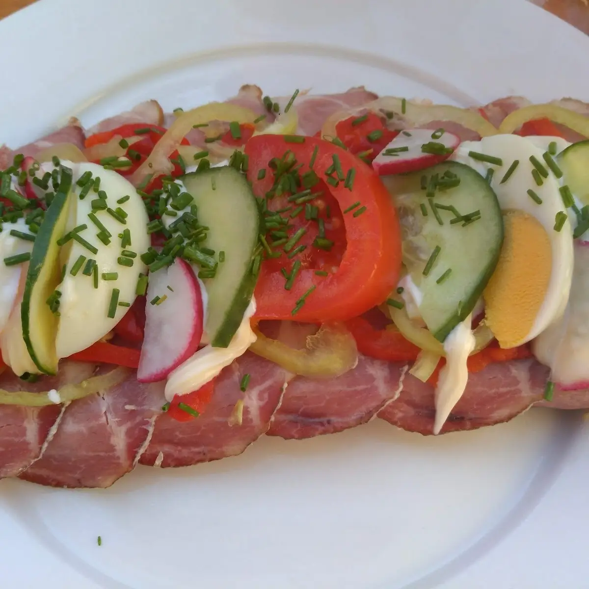 Schinkenbrot Garniert