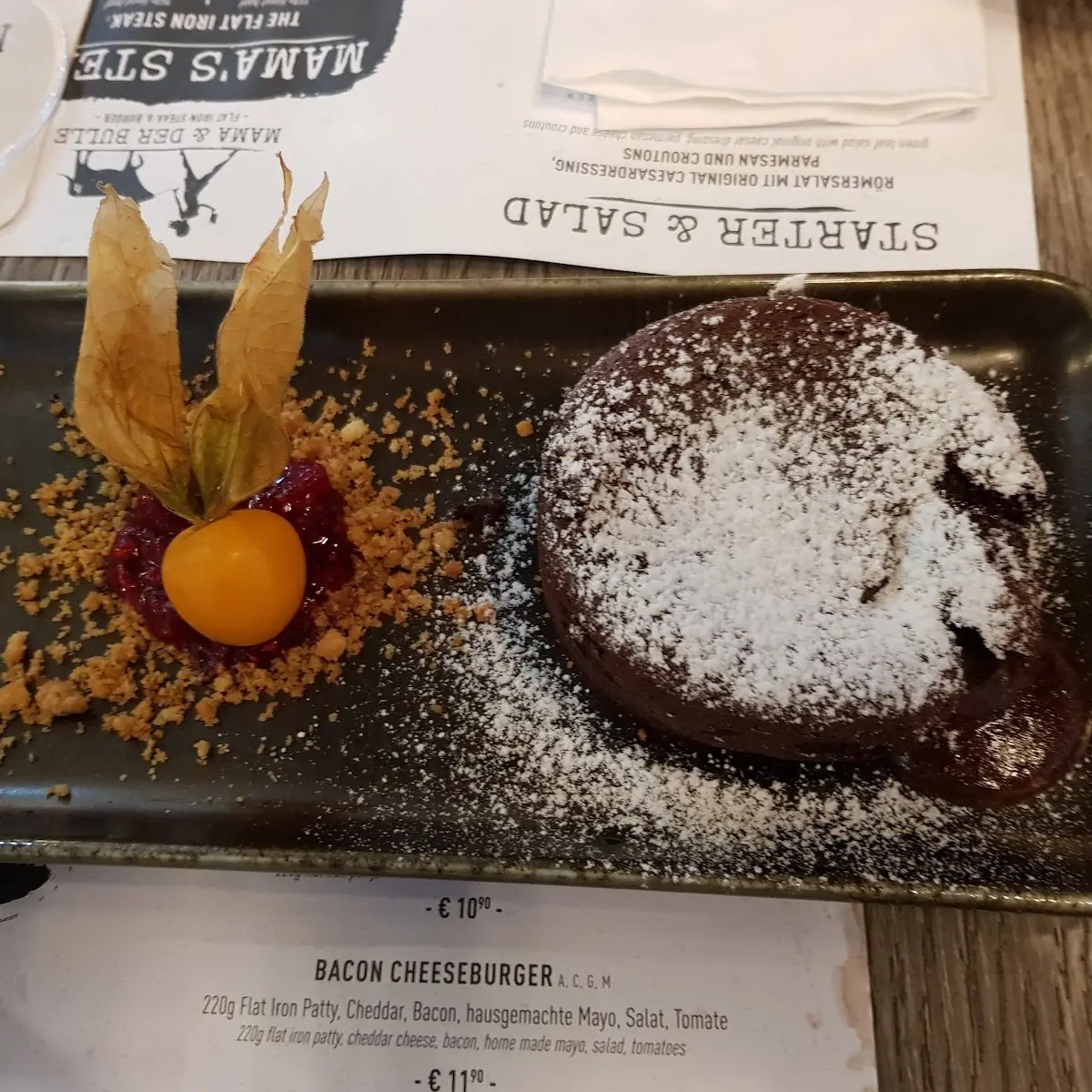 Flüssiger Schokokuchen Mit Eis
