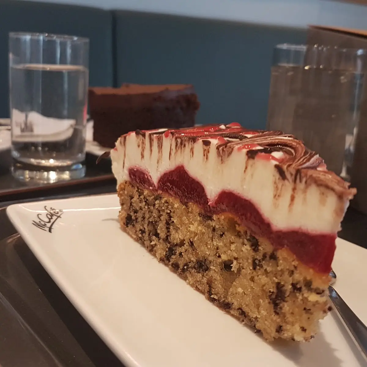 Himbeer Stracciatella Torte