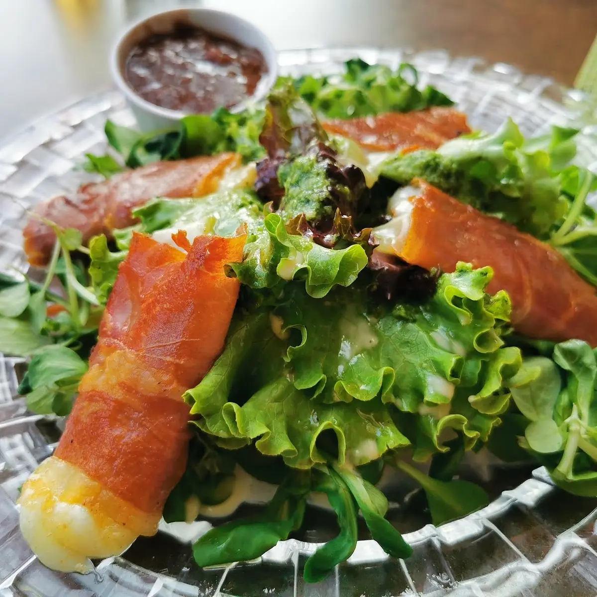 Gebackener Schafskäse Auf Salatbett