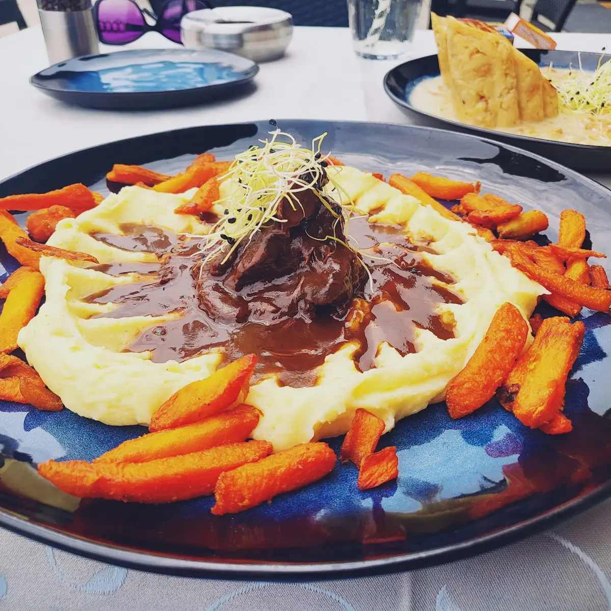 Rindsbäckchen An Kartoffelpüree