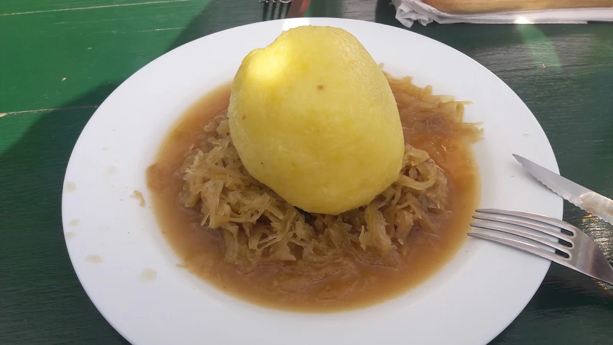 Fleischknödel Mit Sauerkraut