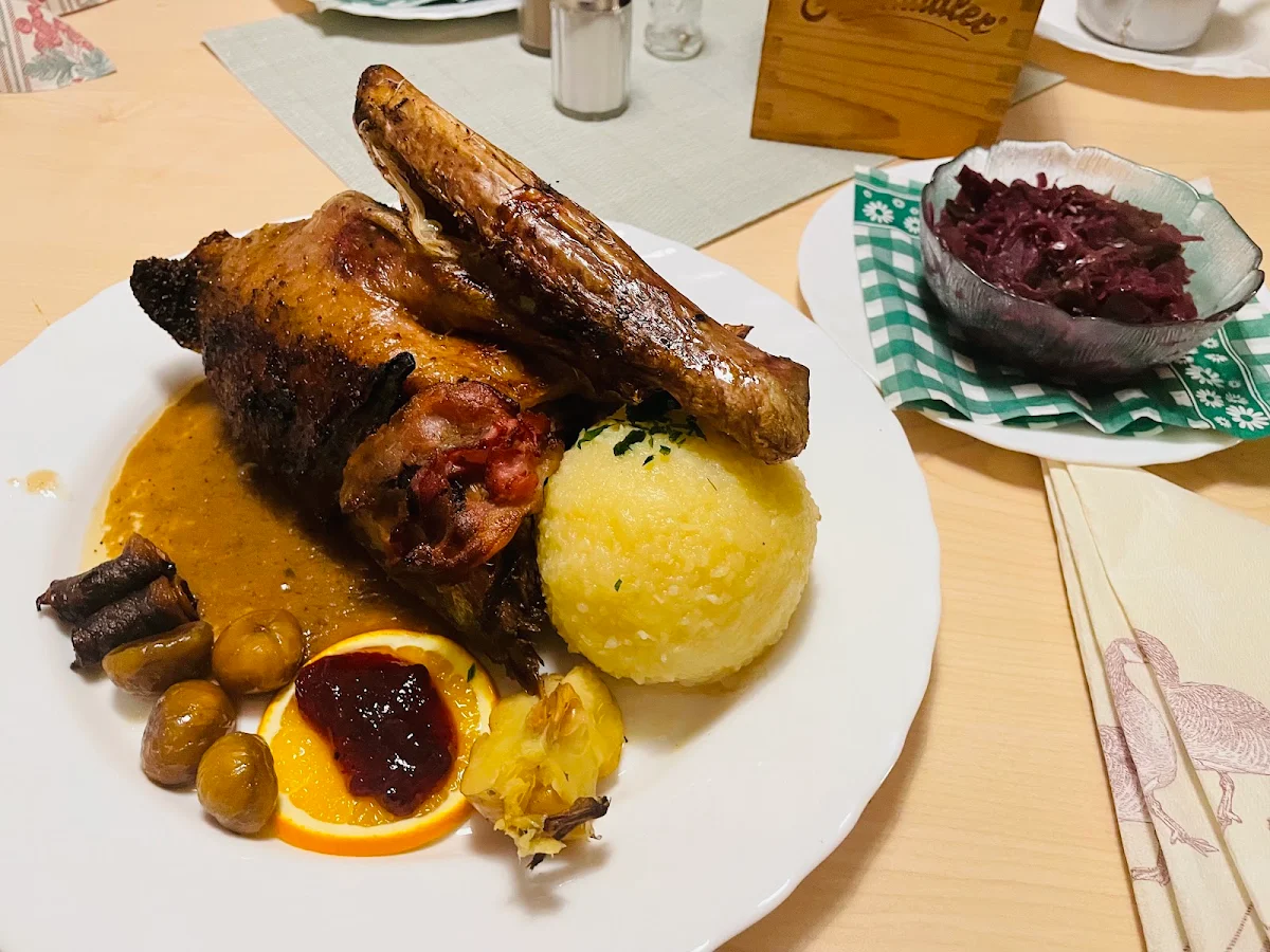 Martinigansl Mit Rotkraut