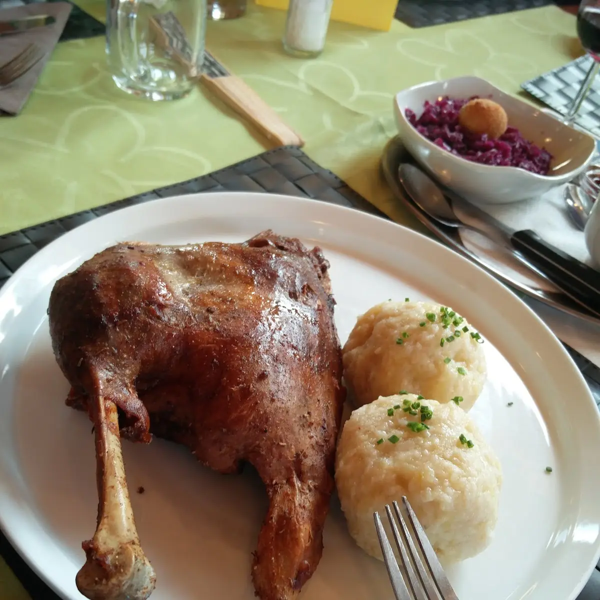 Gebackene Gänsekeule