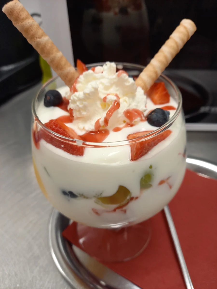 Joghurteisbecher