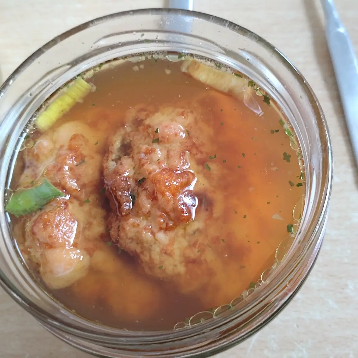 Fette Suppe Mit Käsepressknödel