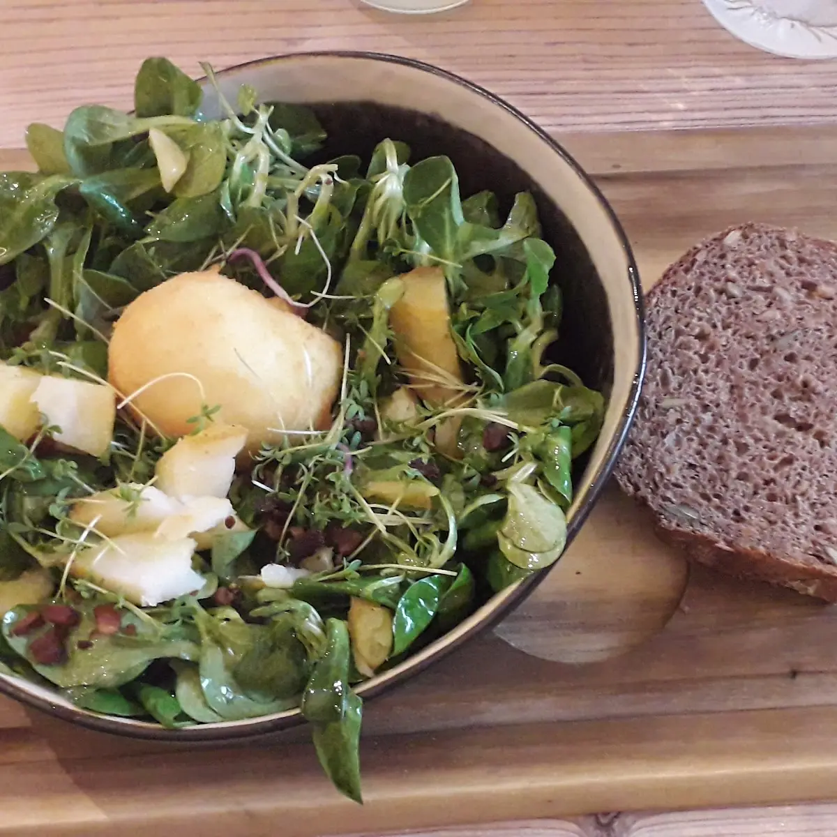 Vogerlsalat Mit Gebackenen Ei