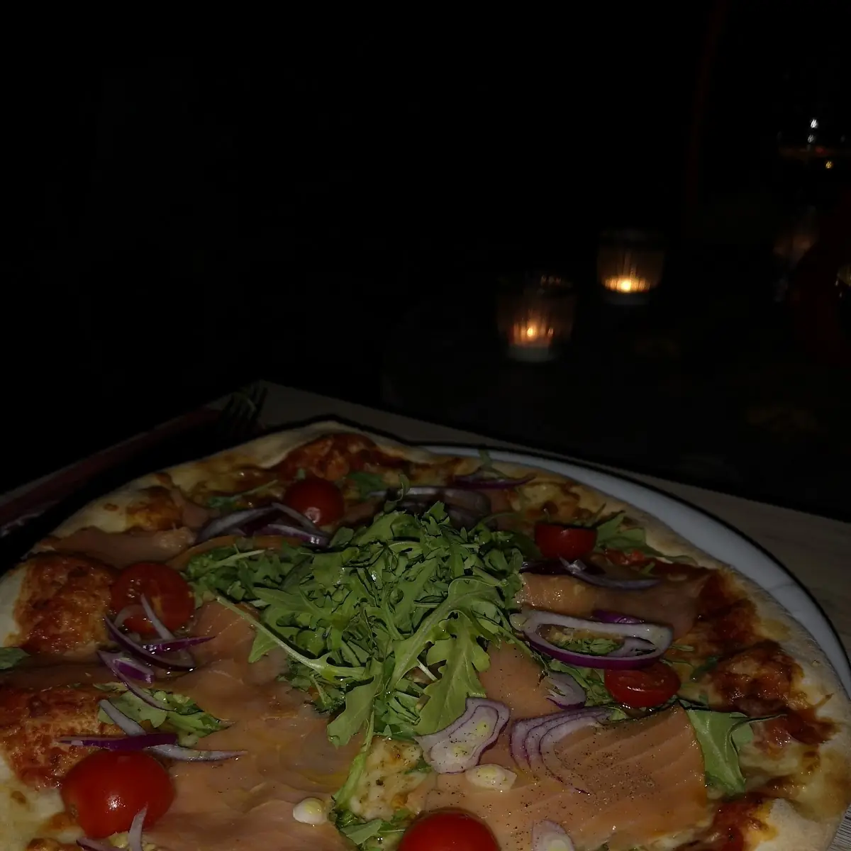 Lachs Pizza