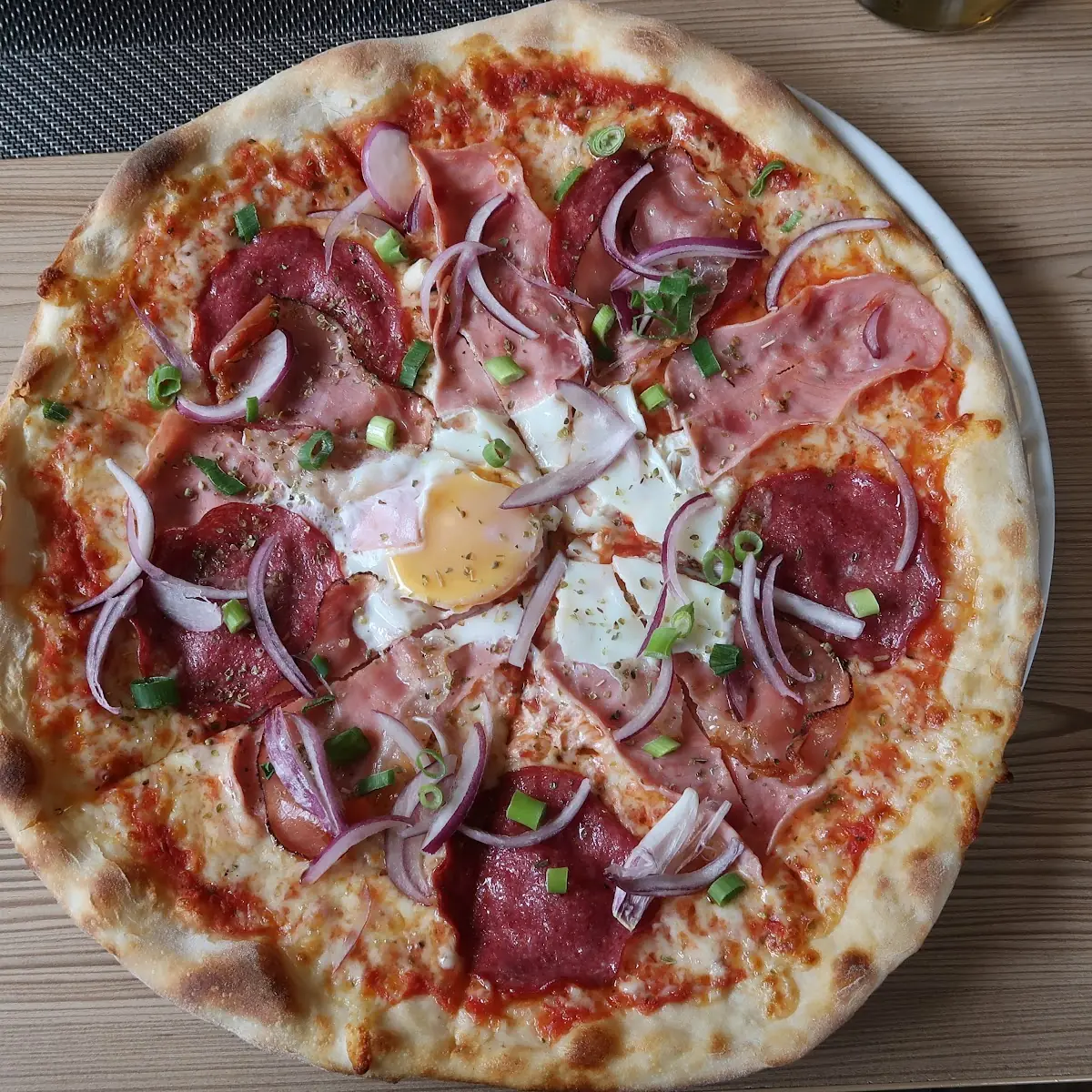 Pizza Tirol