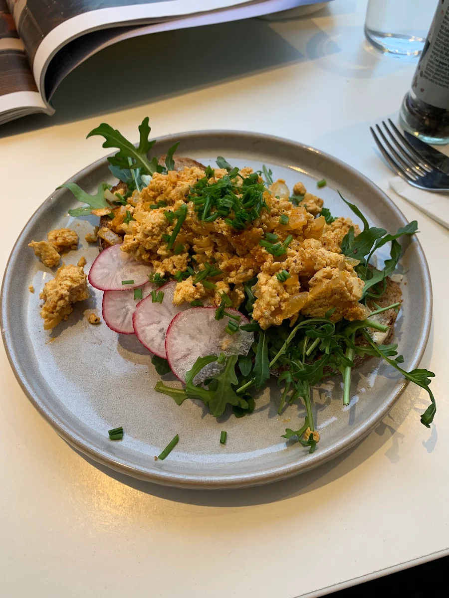 Vegan Scrambled Eggs