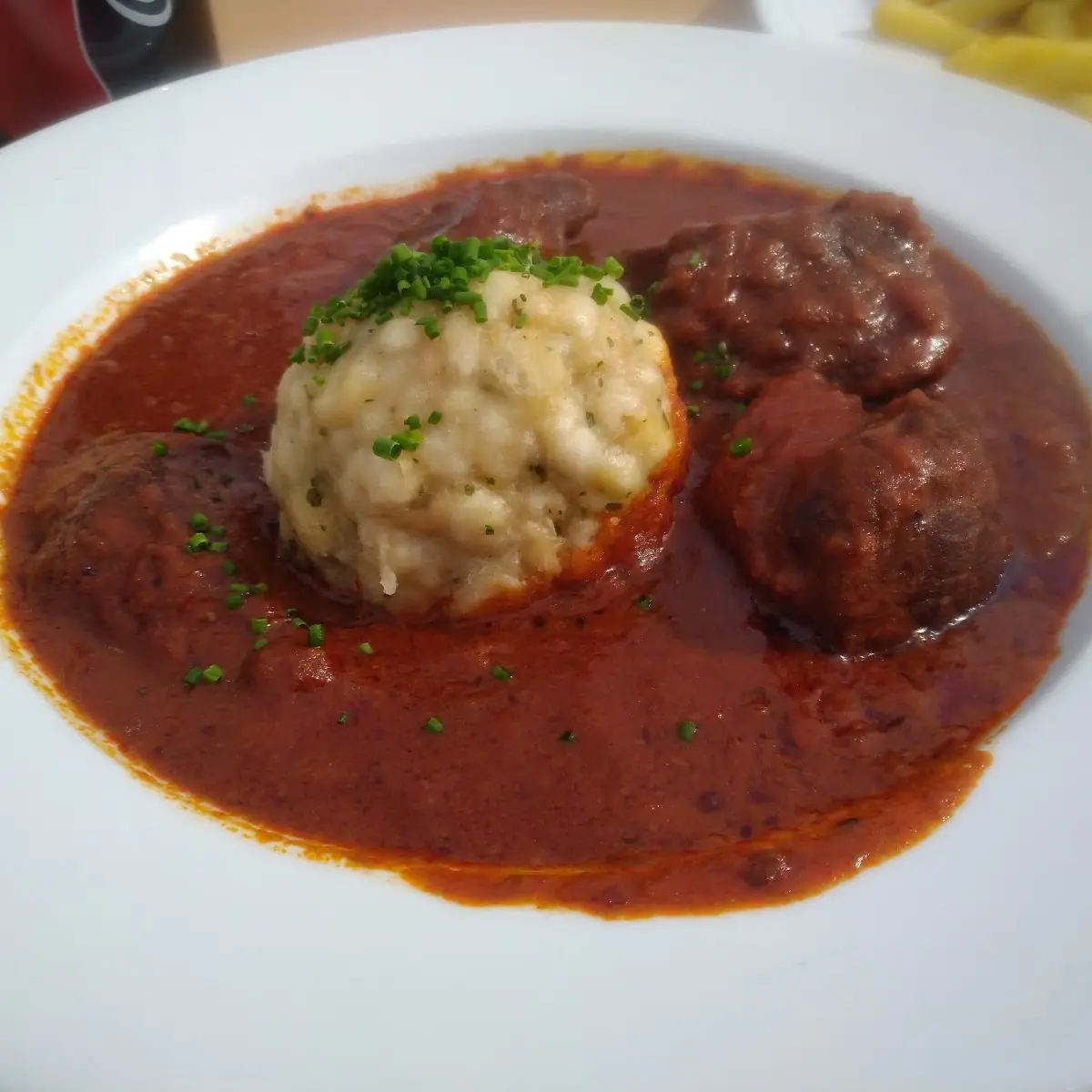 Rindsgulasch Mit Semmelknödel