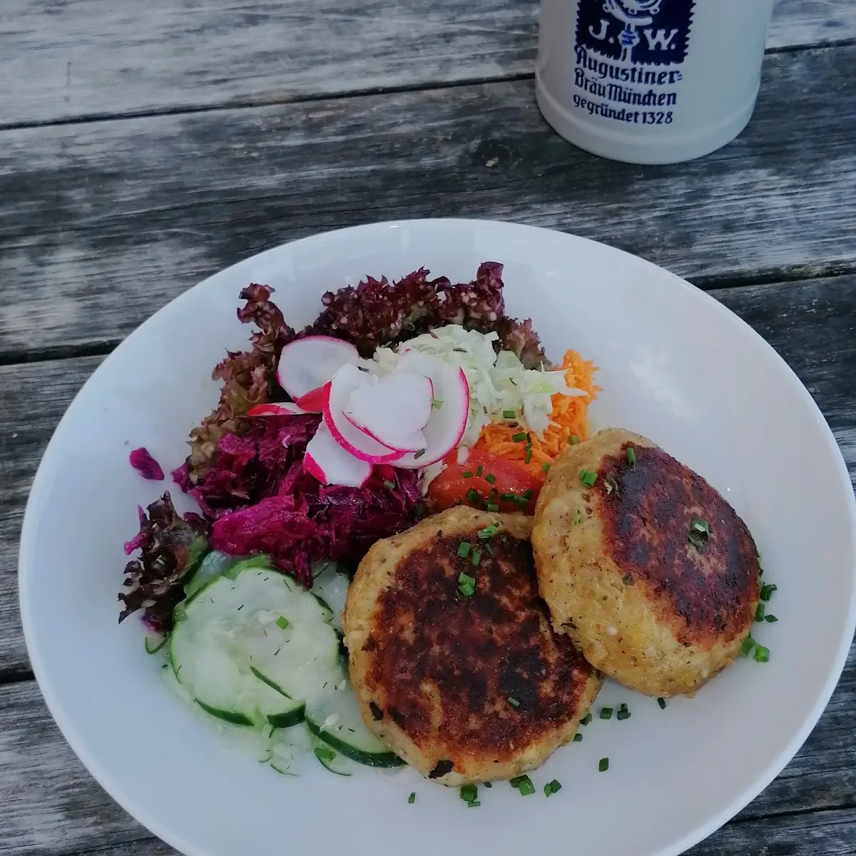 Kaspressknödel Mit Salat