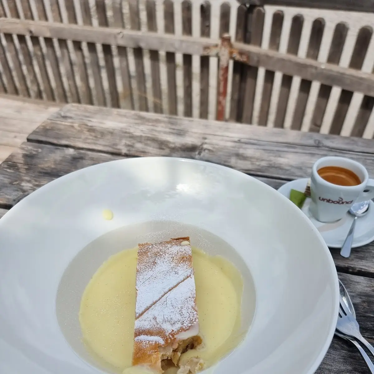 Strudel Mit Vanille Sauce