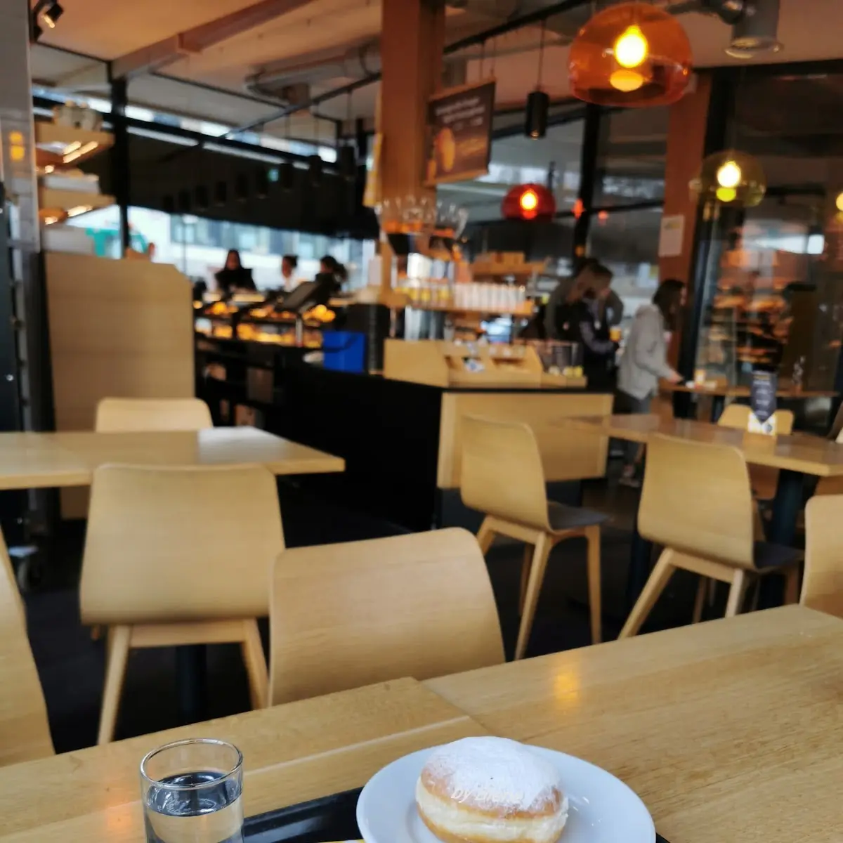 Cappuccino Mit Faschingskrapfen, Der Bäcker Ruetz - Bezirkskrankenhaus Hall