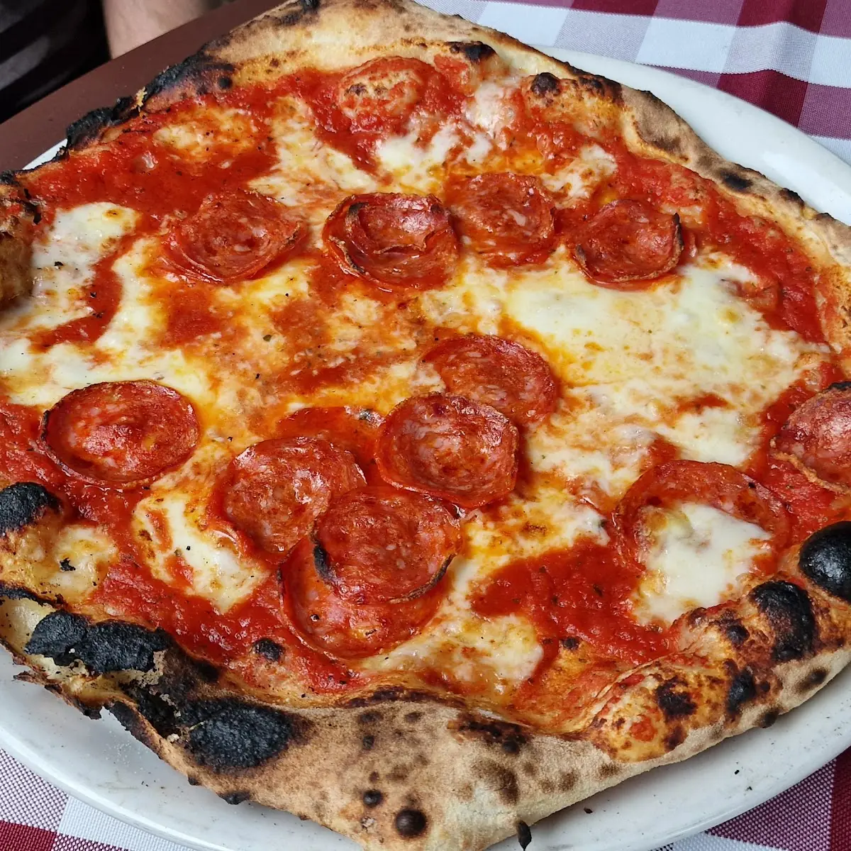 Pizza Mit Scharfer Salami