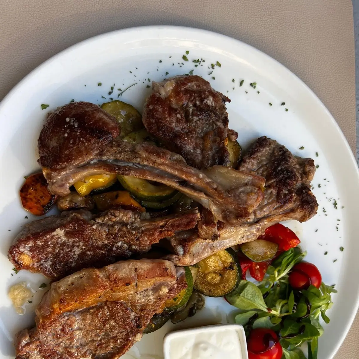 Gegrillte Lammkoteletts