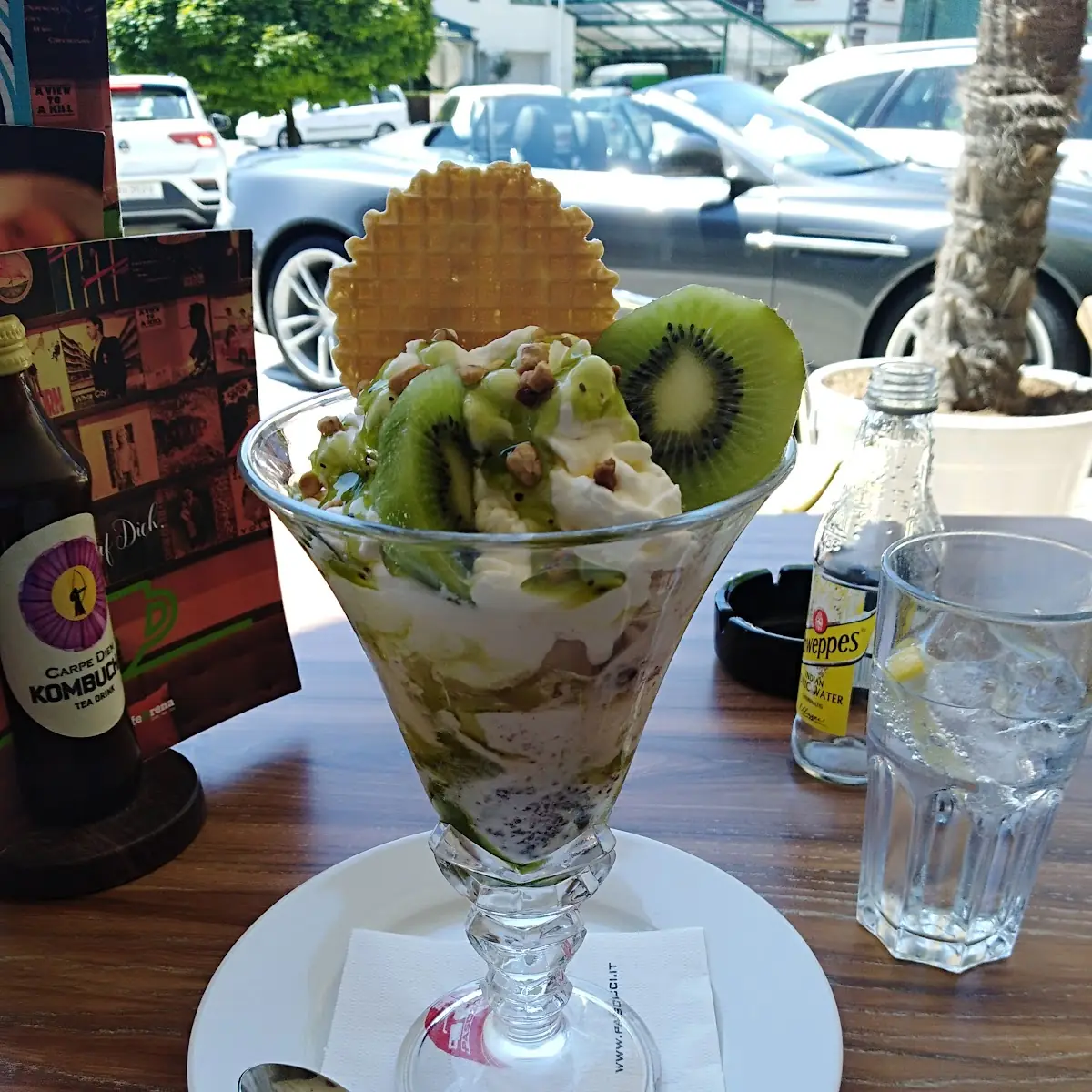 Kiwi-becher