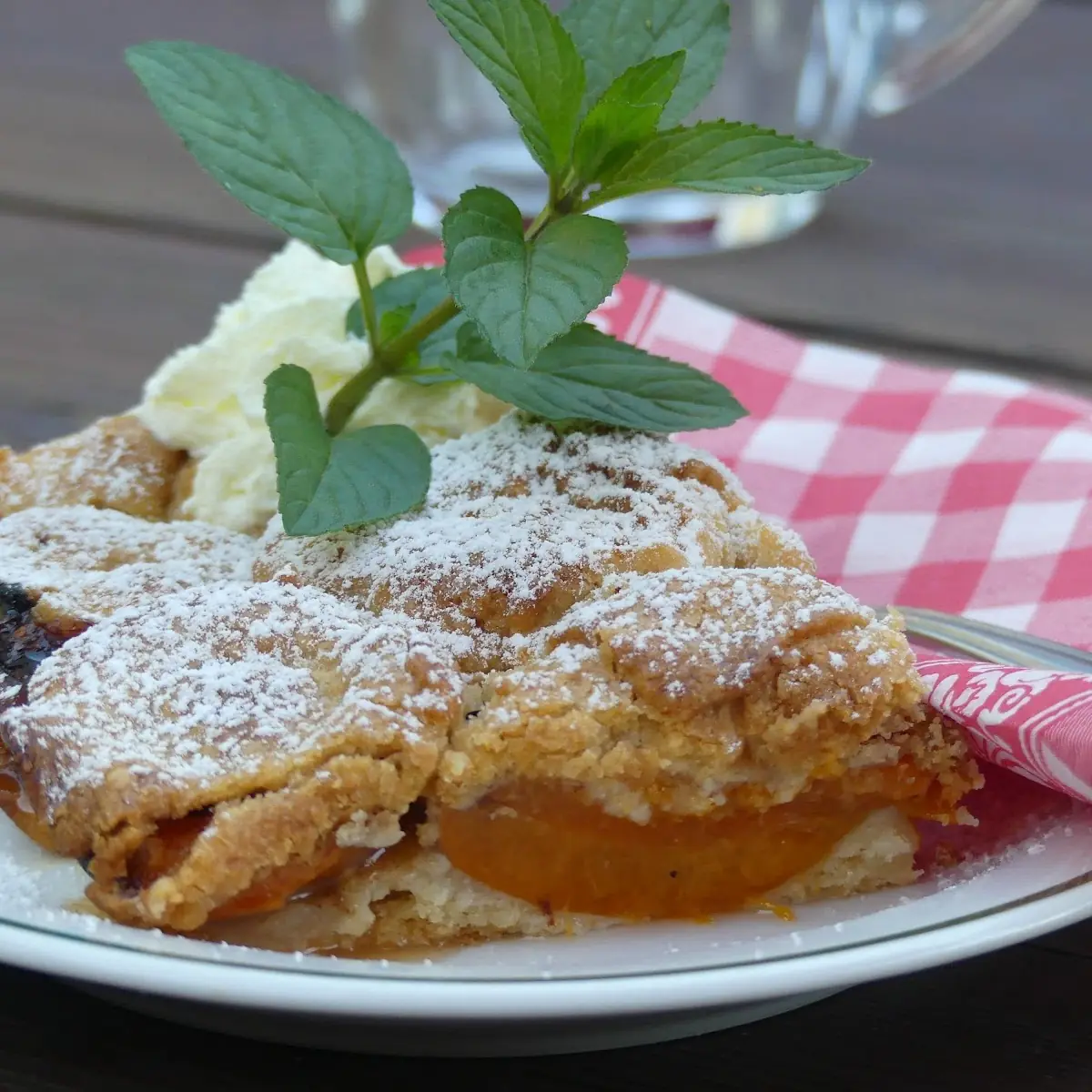 Marillenstrudel