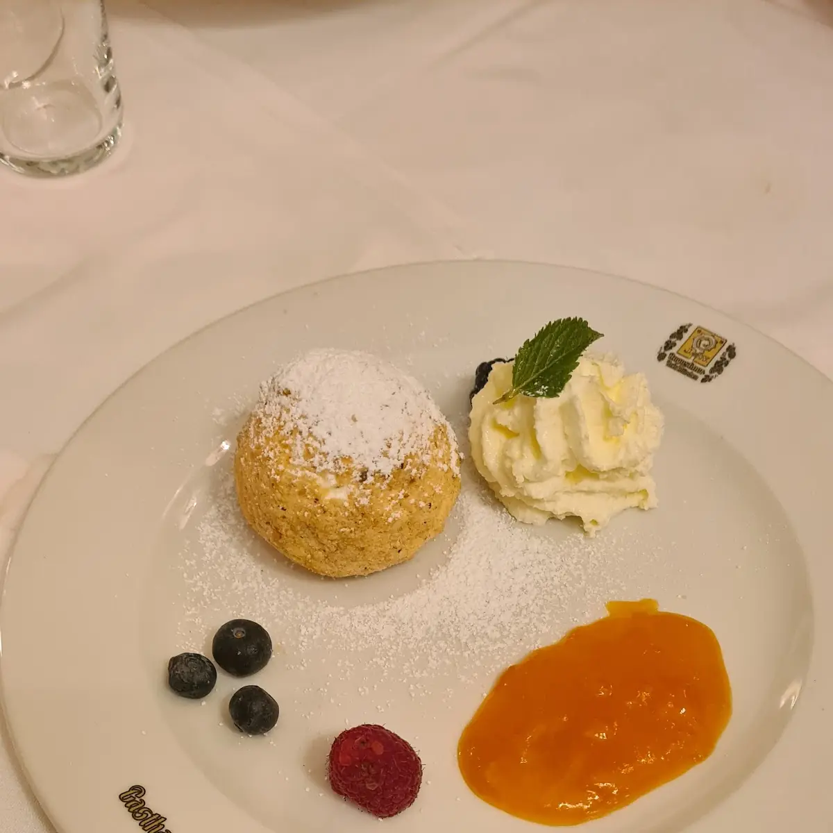 Marillen-eisknödel