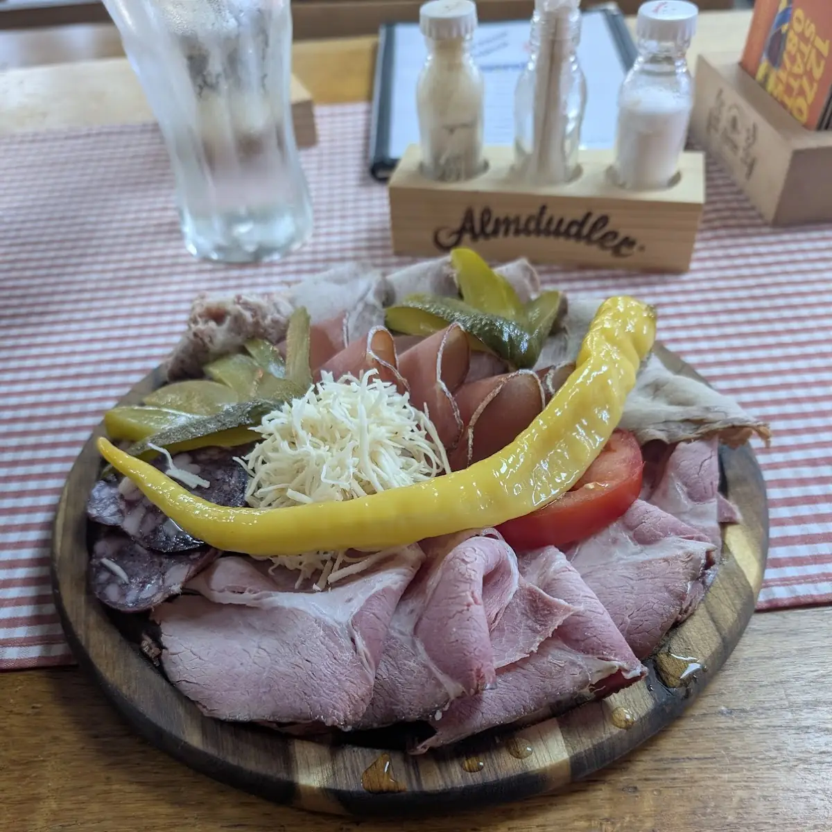 Brettel Jause
