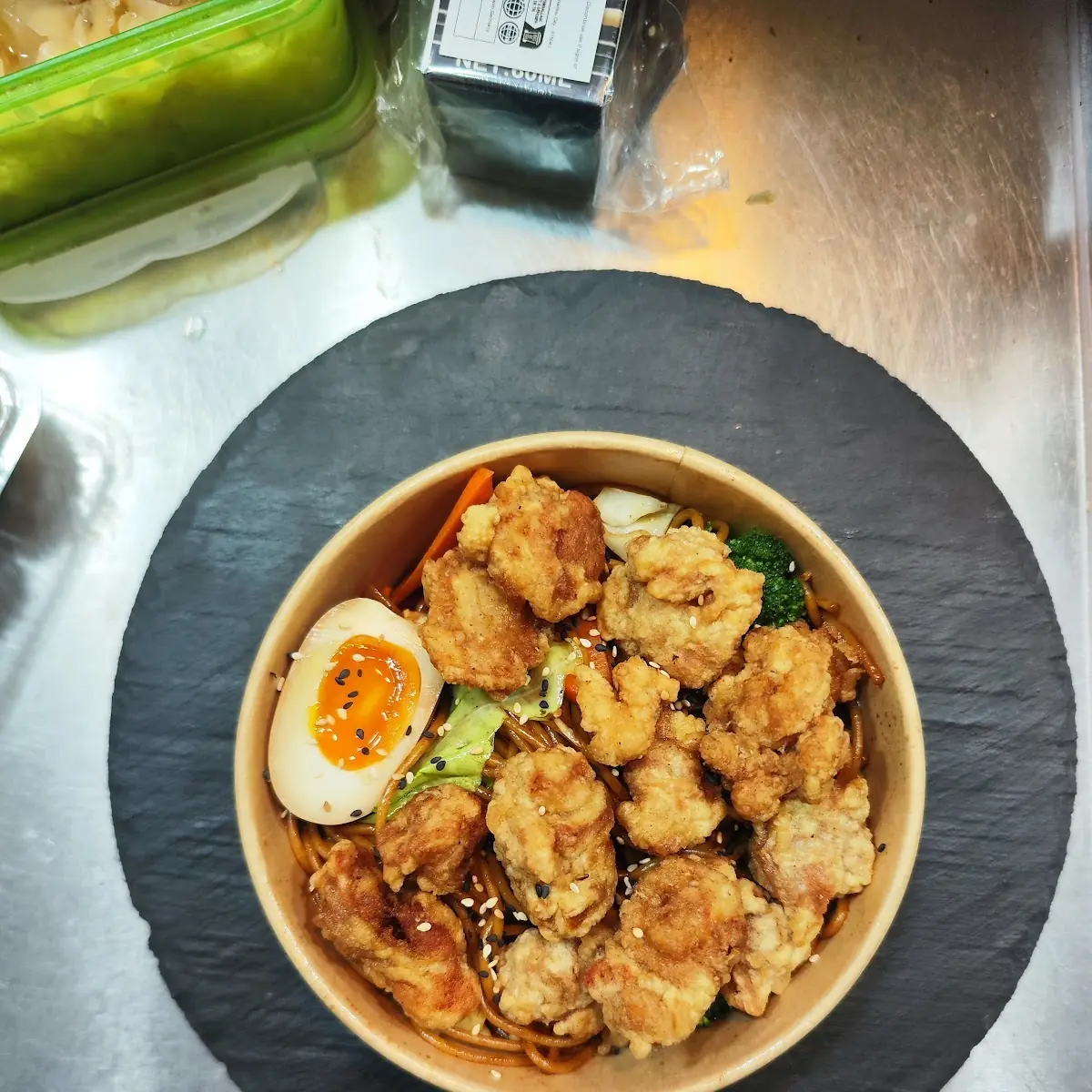 Nudel Mit Seseamchicken Bowl