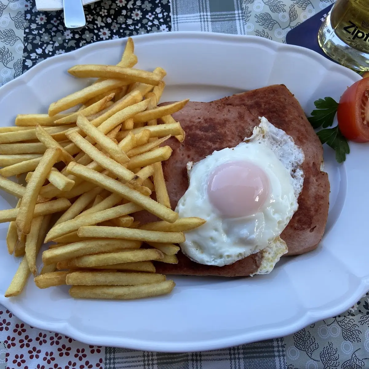 Leberkäs Mit Spiegelei