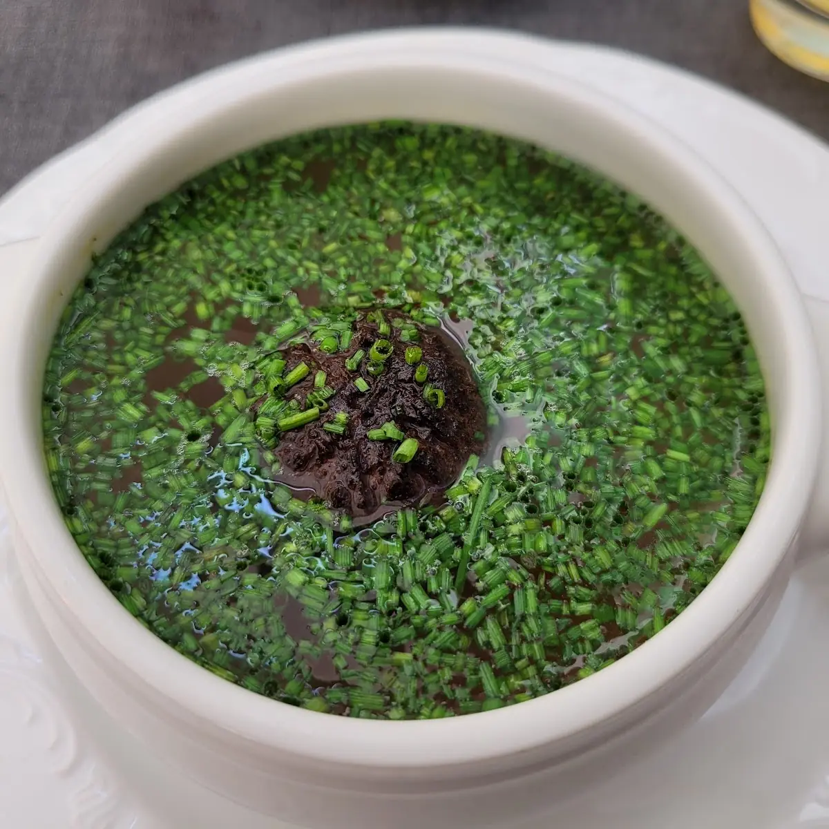 Kräftige Rinderbouillon
