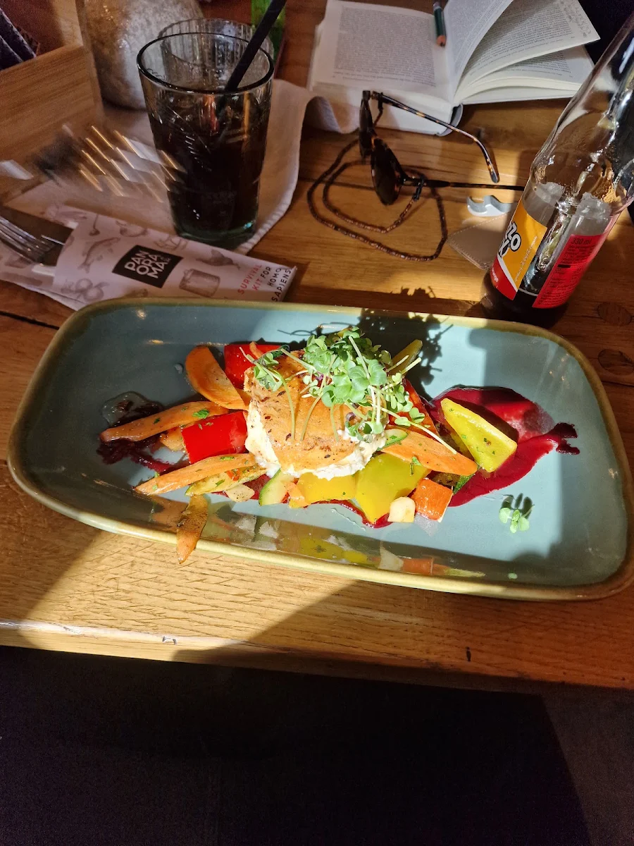 Bunter Salat Mit Ziegenkäse