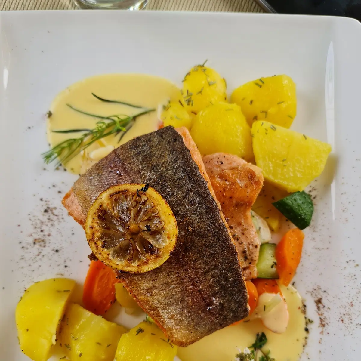 Grilled Salmon with Rosemary Potatoes and Vegetables
