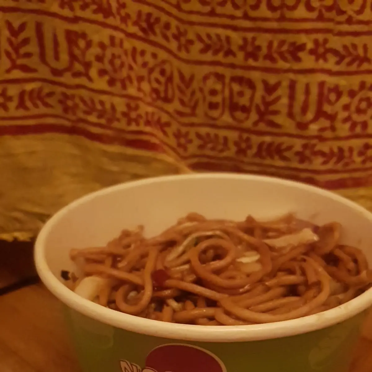 Nudeln Mit Gemüse Und Knoblauchsauce Vegetarisch