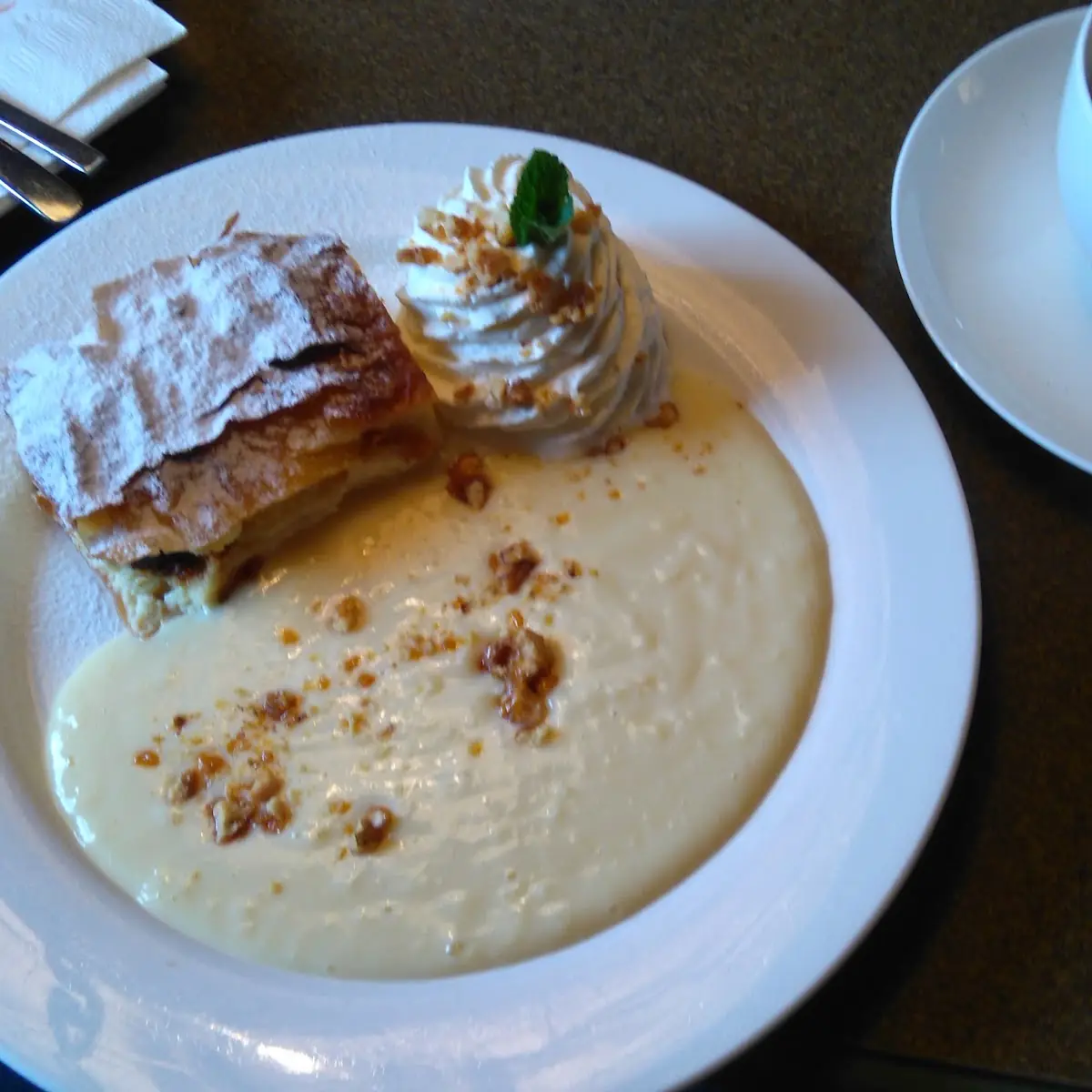 Milchraumstrudel Mit Vanillesauce