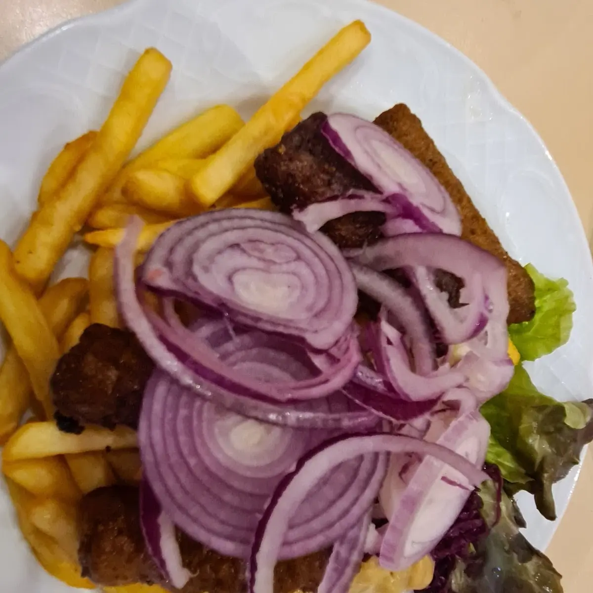 Cevapcici Und Pommes Frites