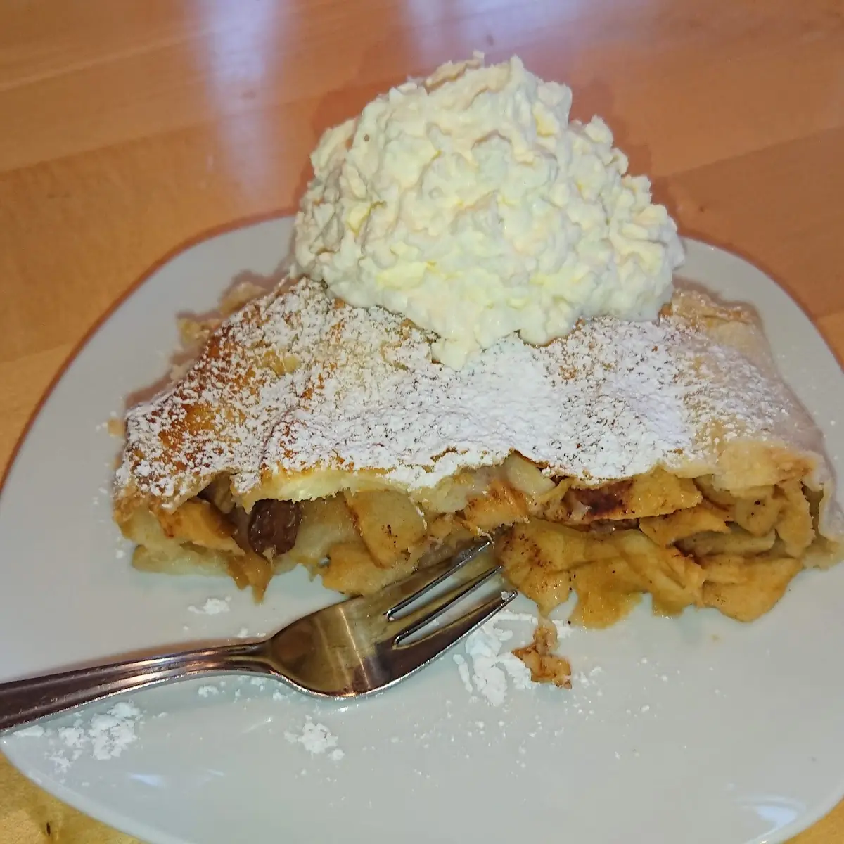 Apfel Strudel Mit Rosienen