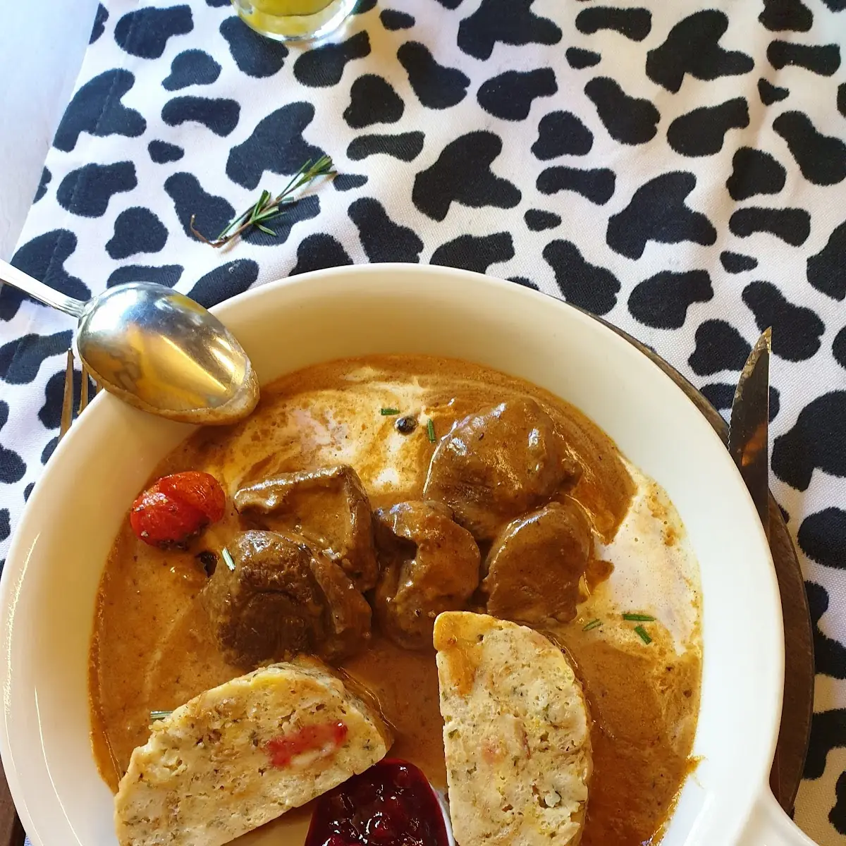 Hirschgulasch