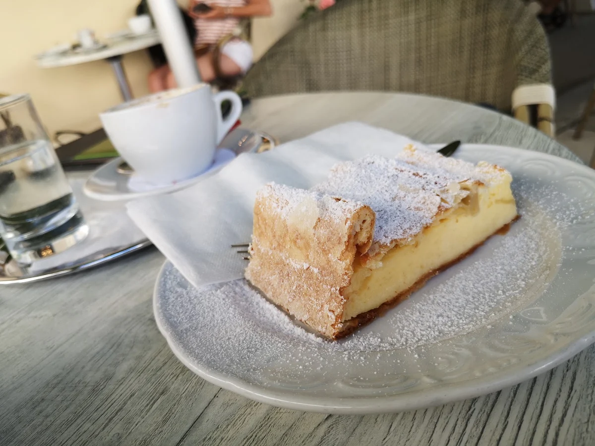 Topfenstrudel