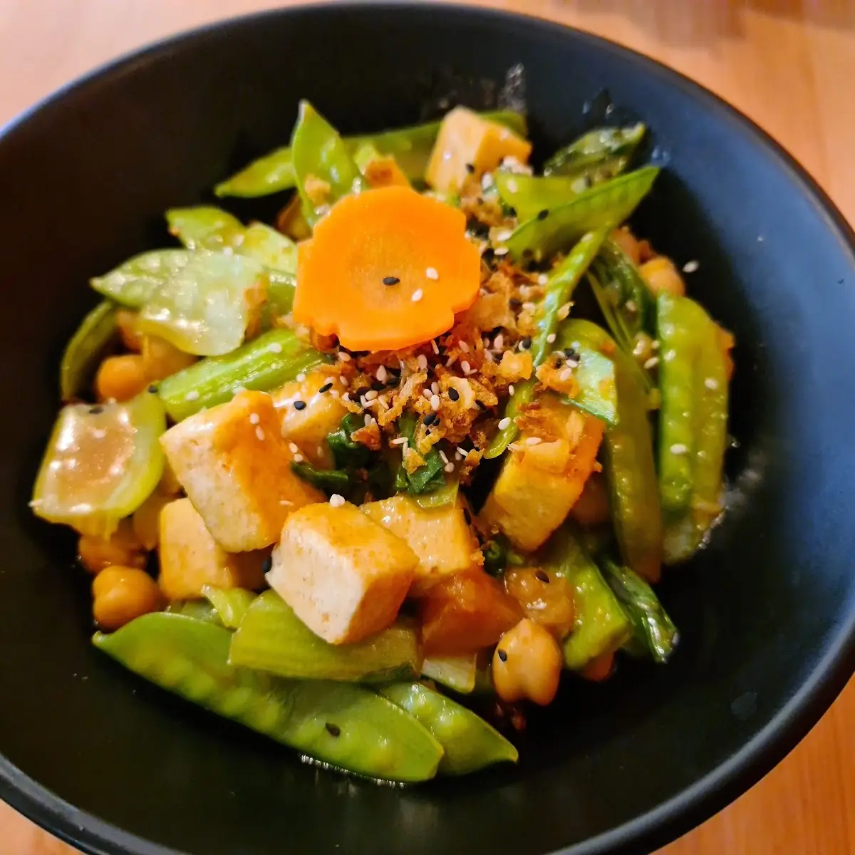 Rotes Curry Mit Gemüse Und Tofu