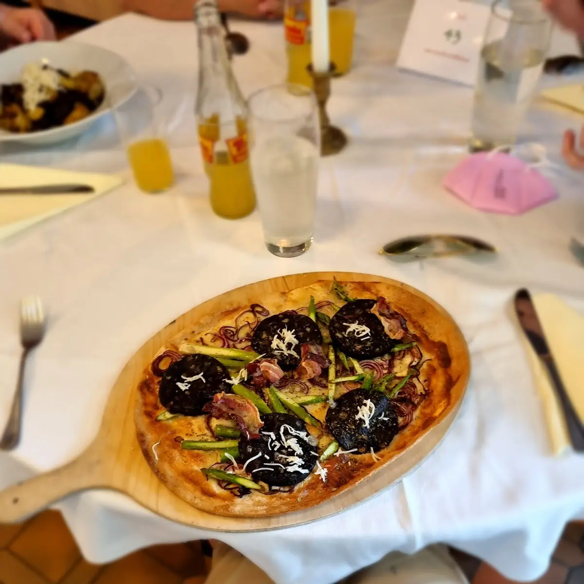 Blutwurstflammkuchen