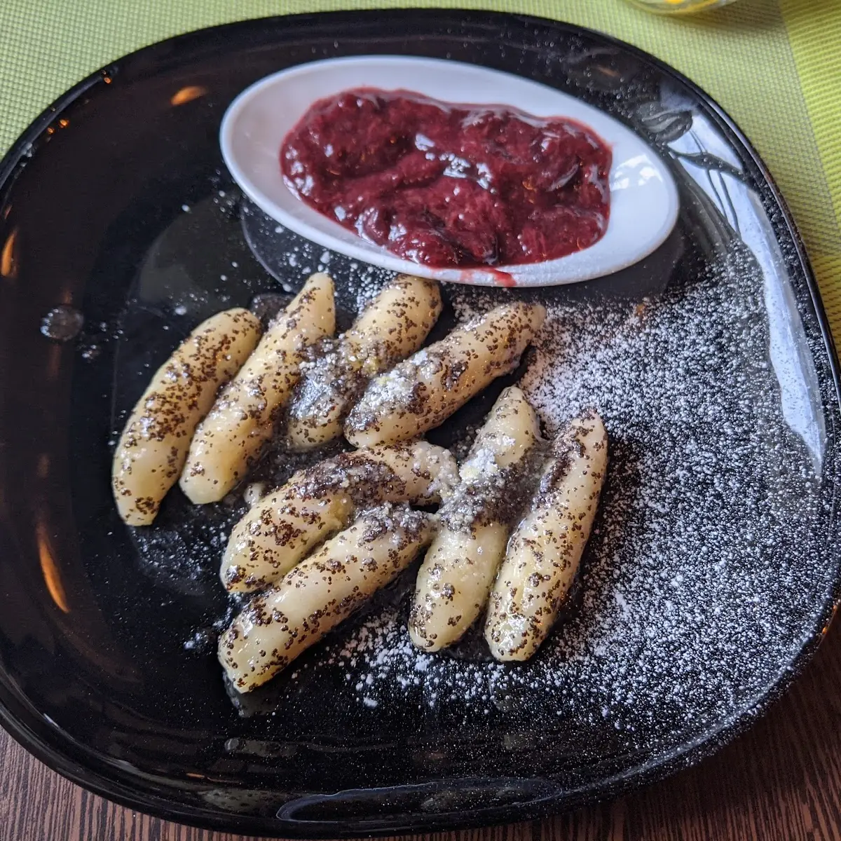 Mohnnudeln Mit Zwetschkenröster