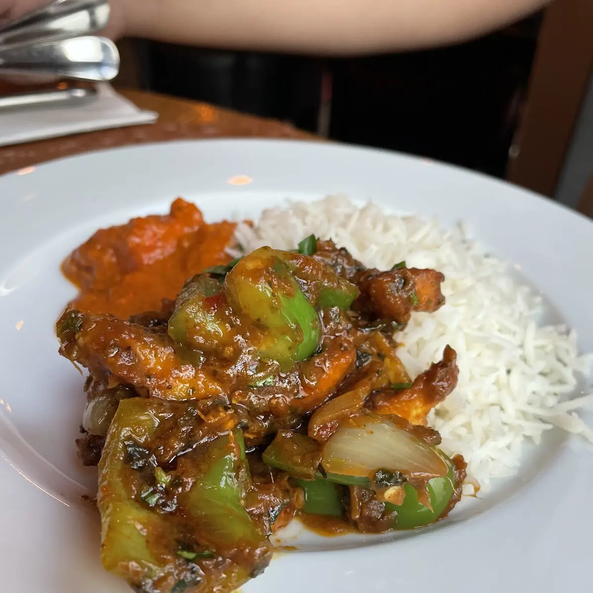 Chili Chicken Mit Reis Und Gemüse