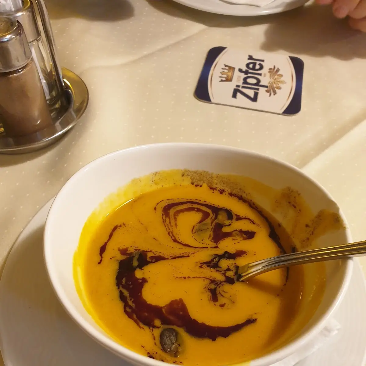 Kürbiscremesuppe, Gasthaus Binder Orth an der Donau