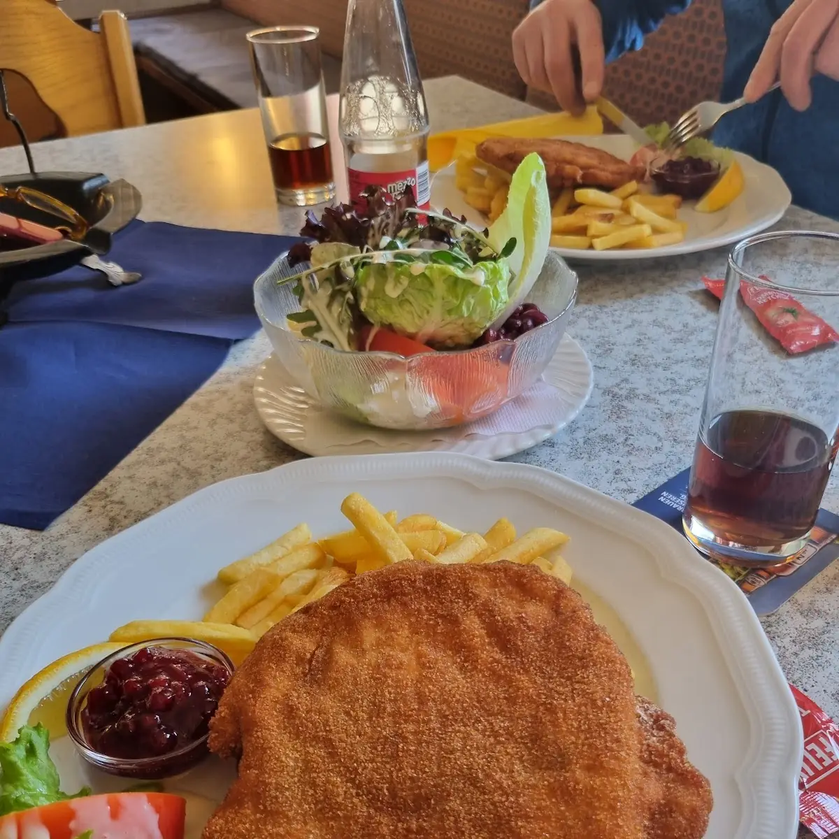Cordon Bleu Vom Schwein Mit Pommes