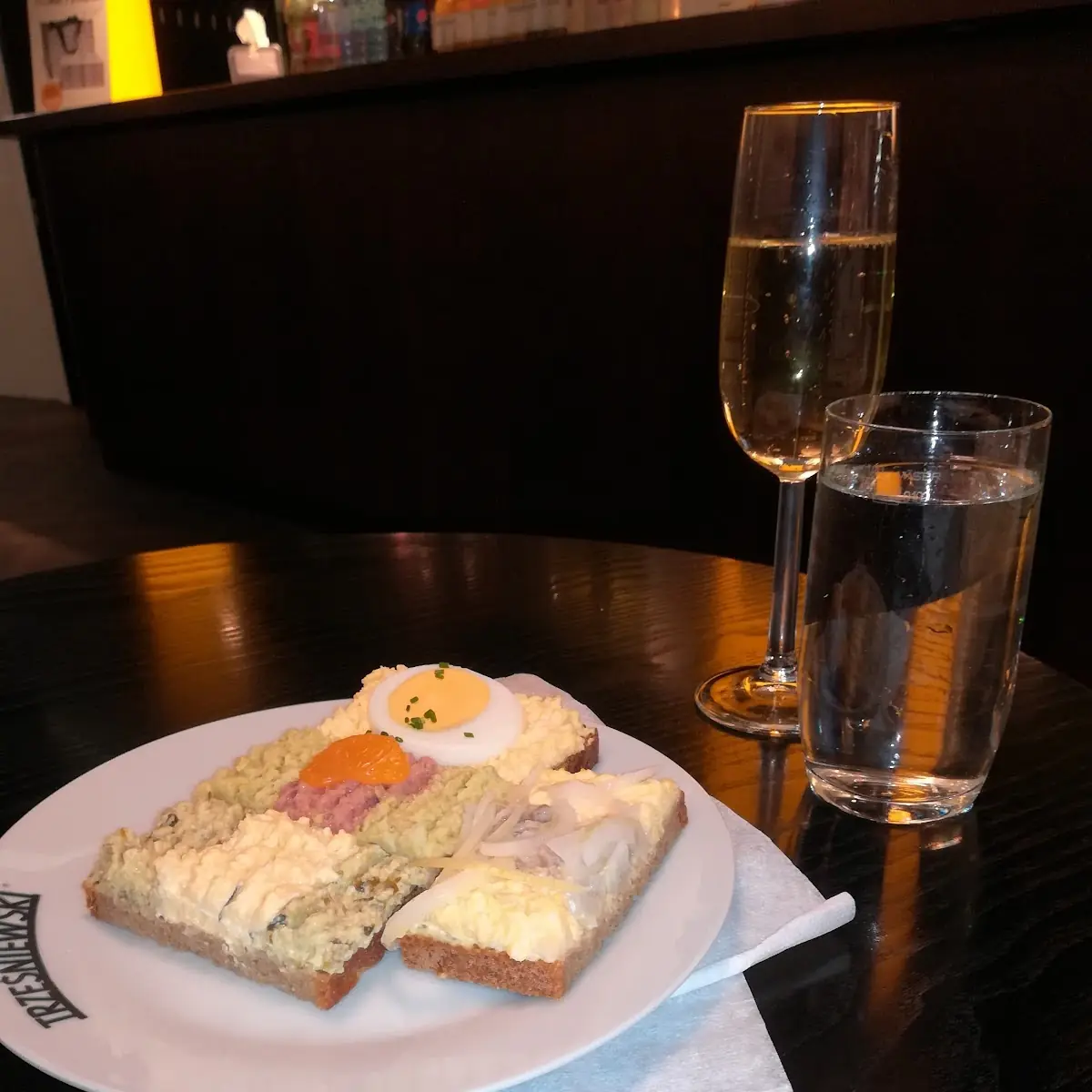 Brötchen Mit Verschiedenen Aufstreichen