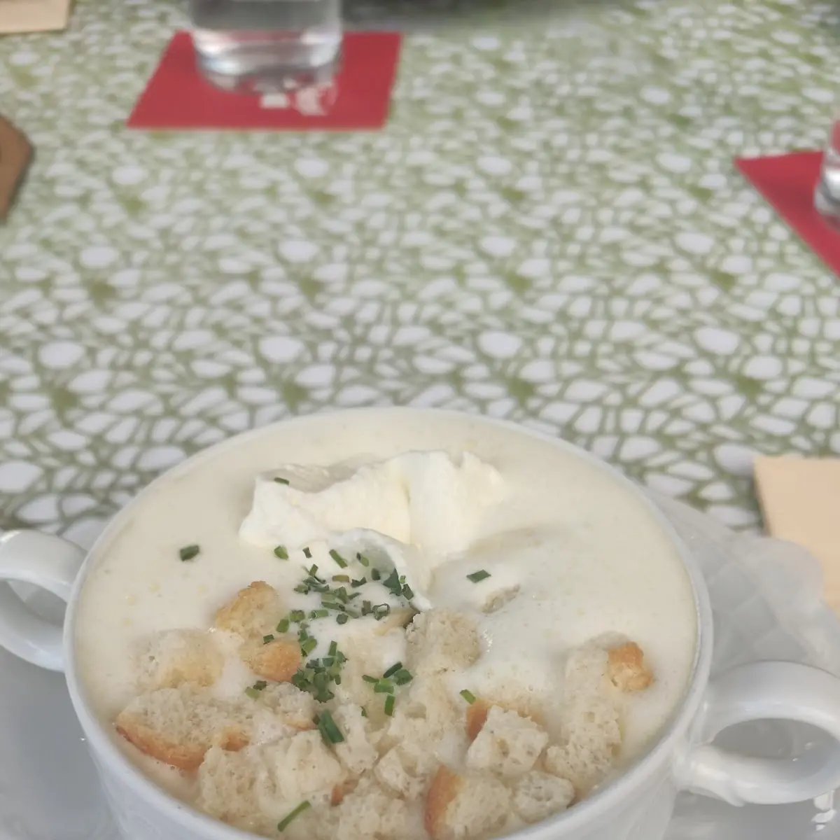 Knoblauchrahmsuppe