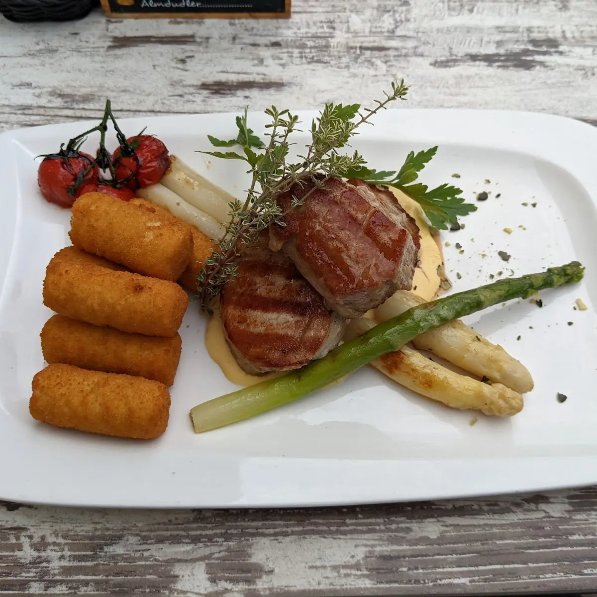 Schweinemedaillons Mit Spargel