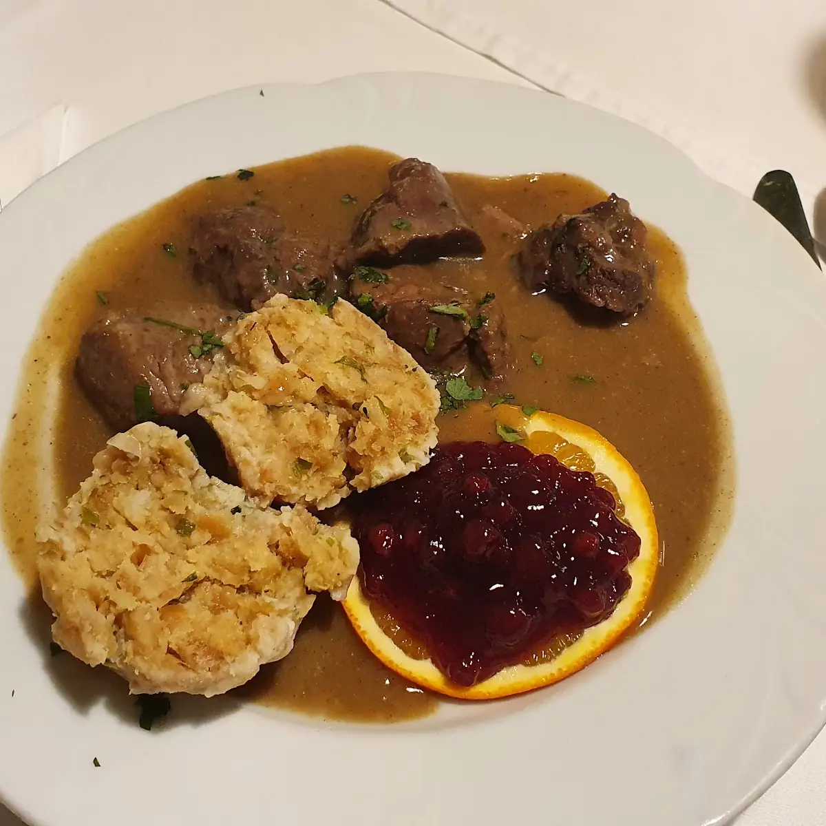 Rehragout Mit Semmelknödel