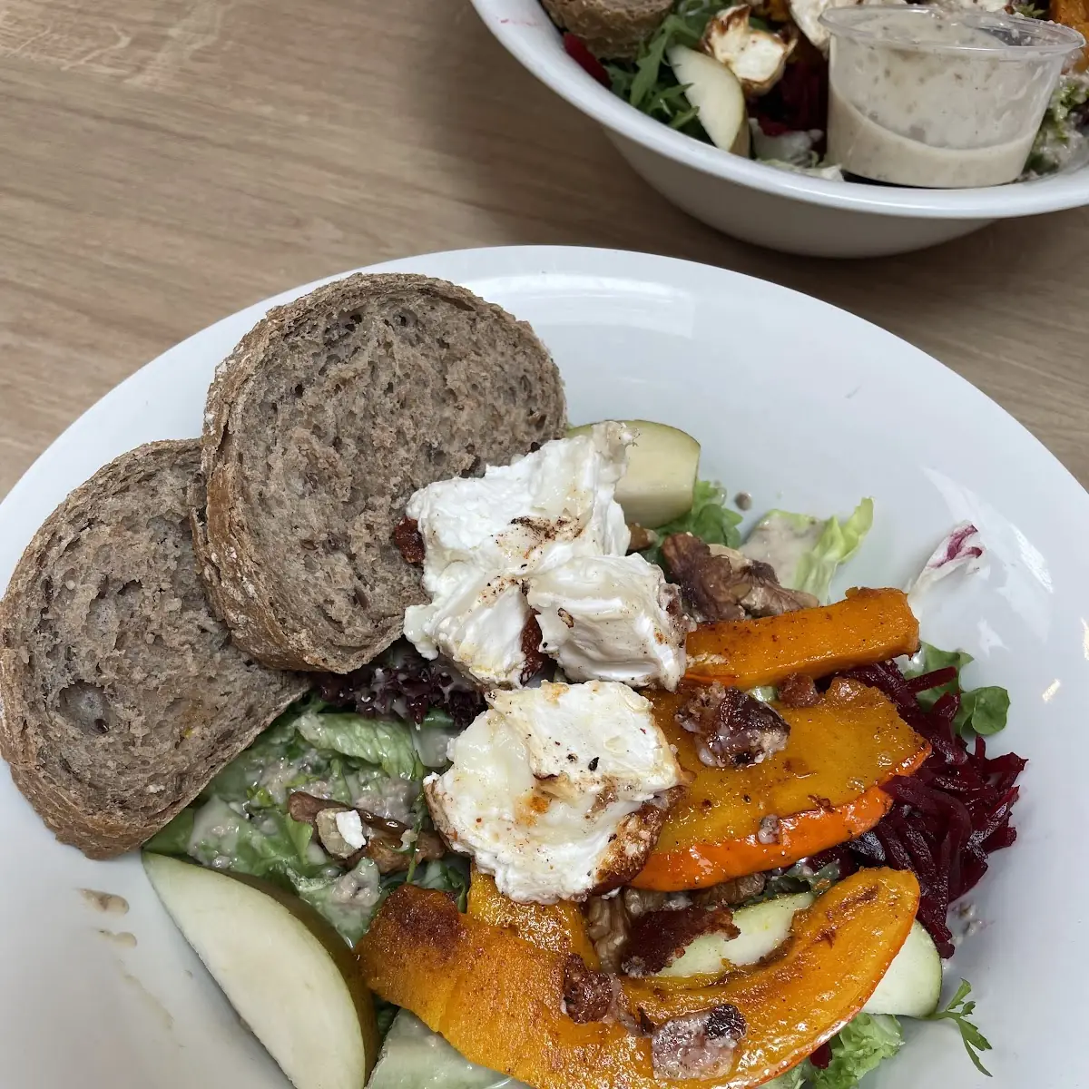 Ziegenkäse Bowl