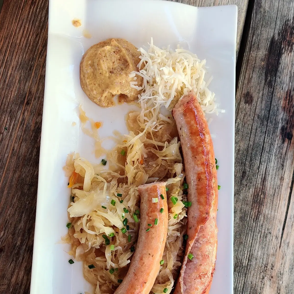 Mostbratwurst Mit Sauerkraut