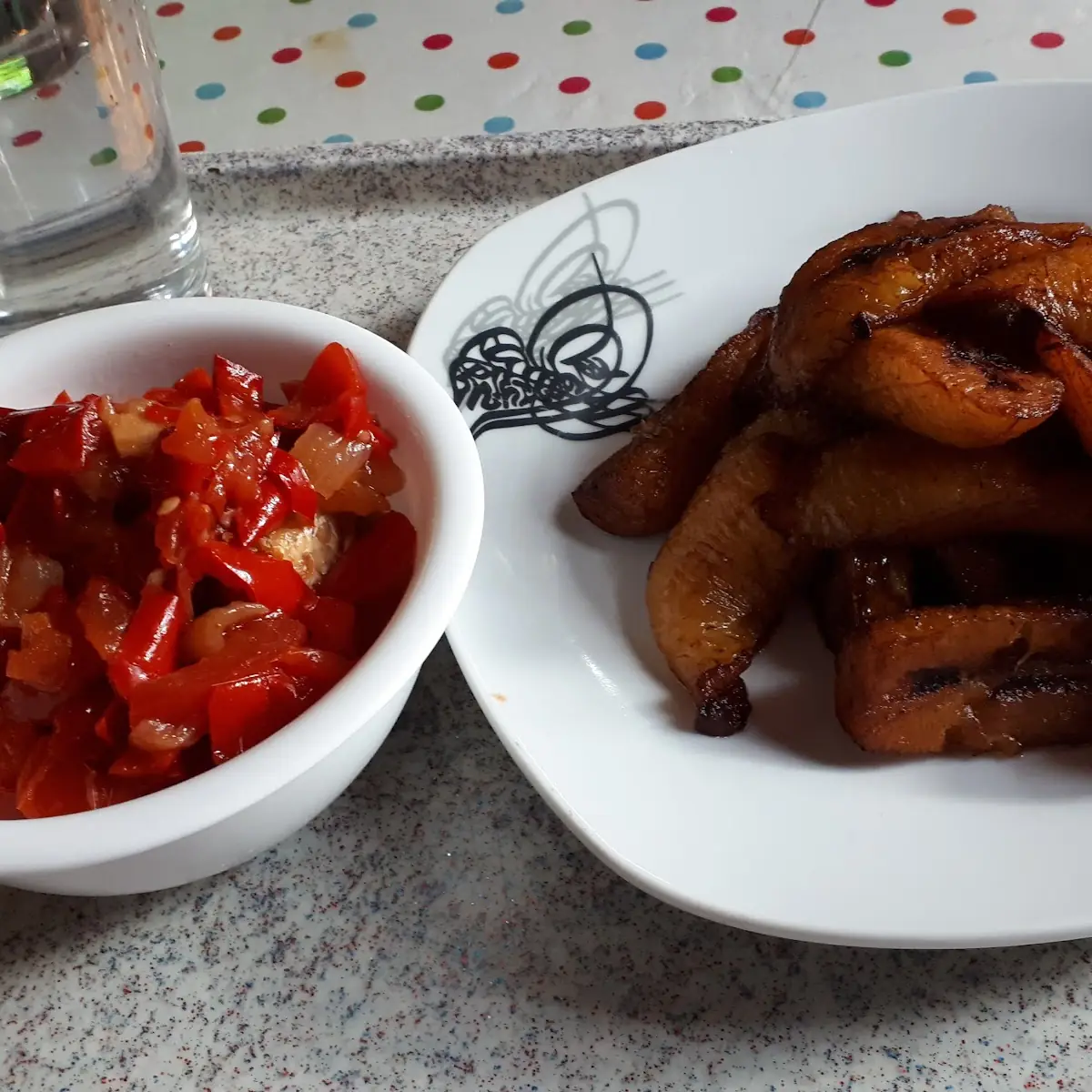 Fisch Paprika Mit Gebratenen Bananen